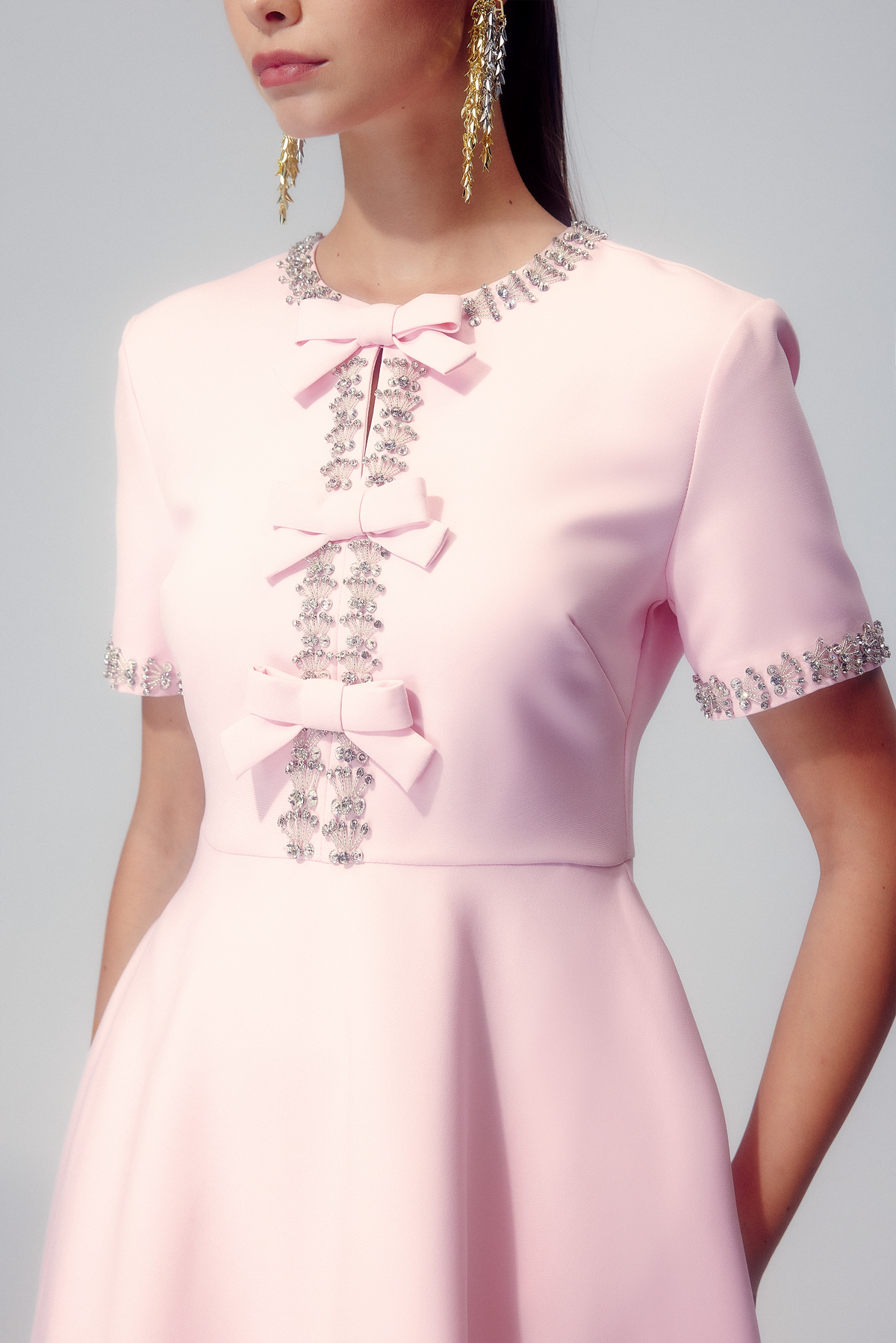 Rhinestone Trim Triple Bow Short Sleeve Round Neck A-Line Midi Dress - View 4