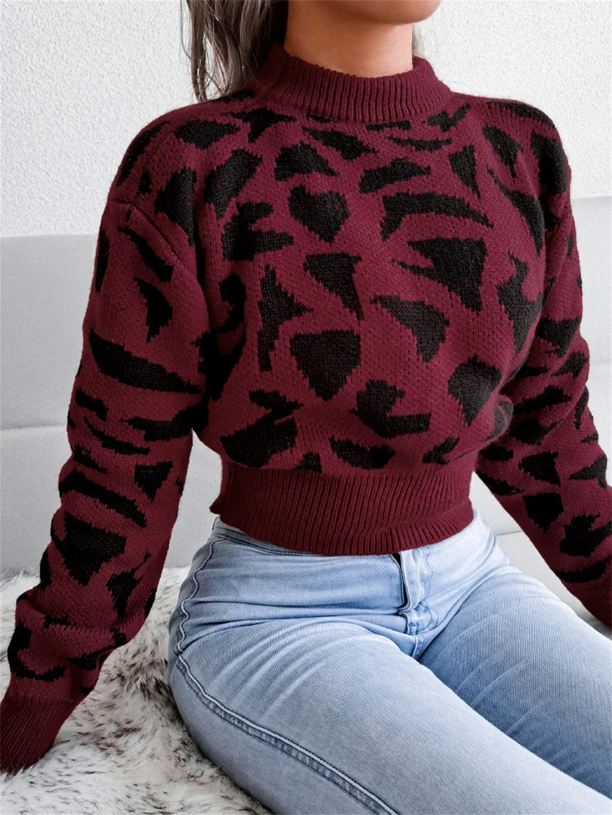 Leopard Pattern Waist Collection Round Neck Sweater
