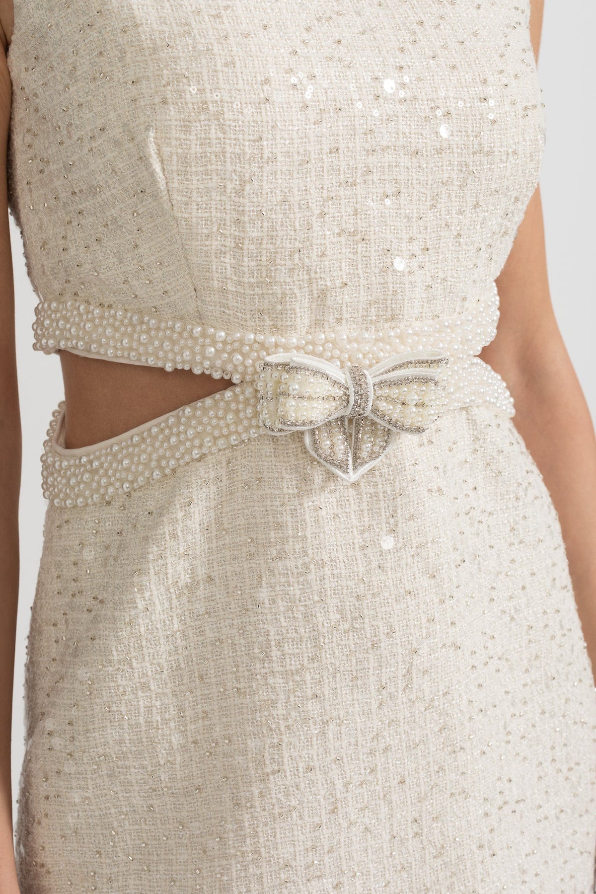 Sequin Sleeveless Mini Dress With Waist Cutouts And Bow - Ivoire - View 8