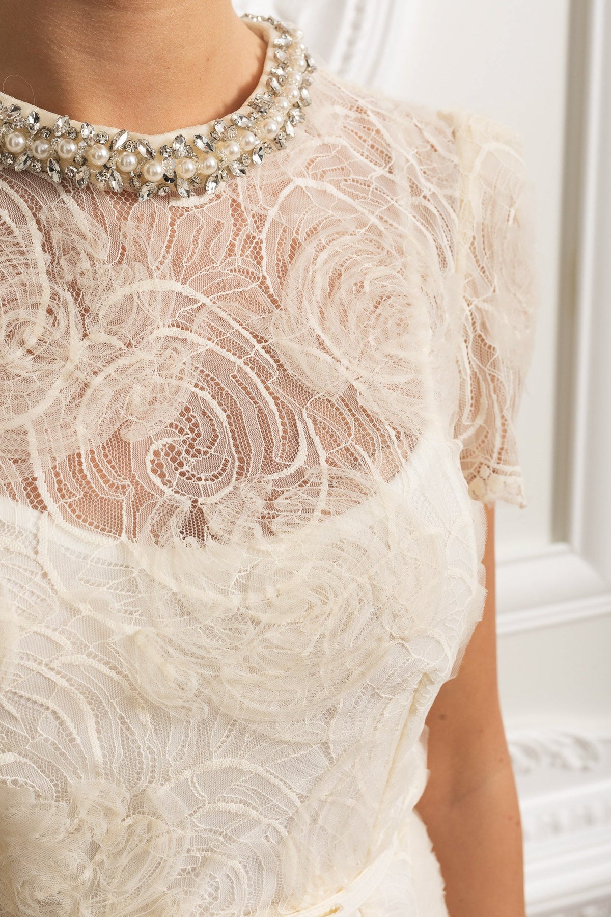Midi Lace Dress with Short Sleeves and Delicate Waist Belt - Ivoire - View 5