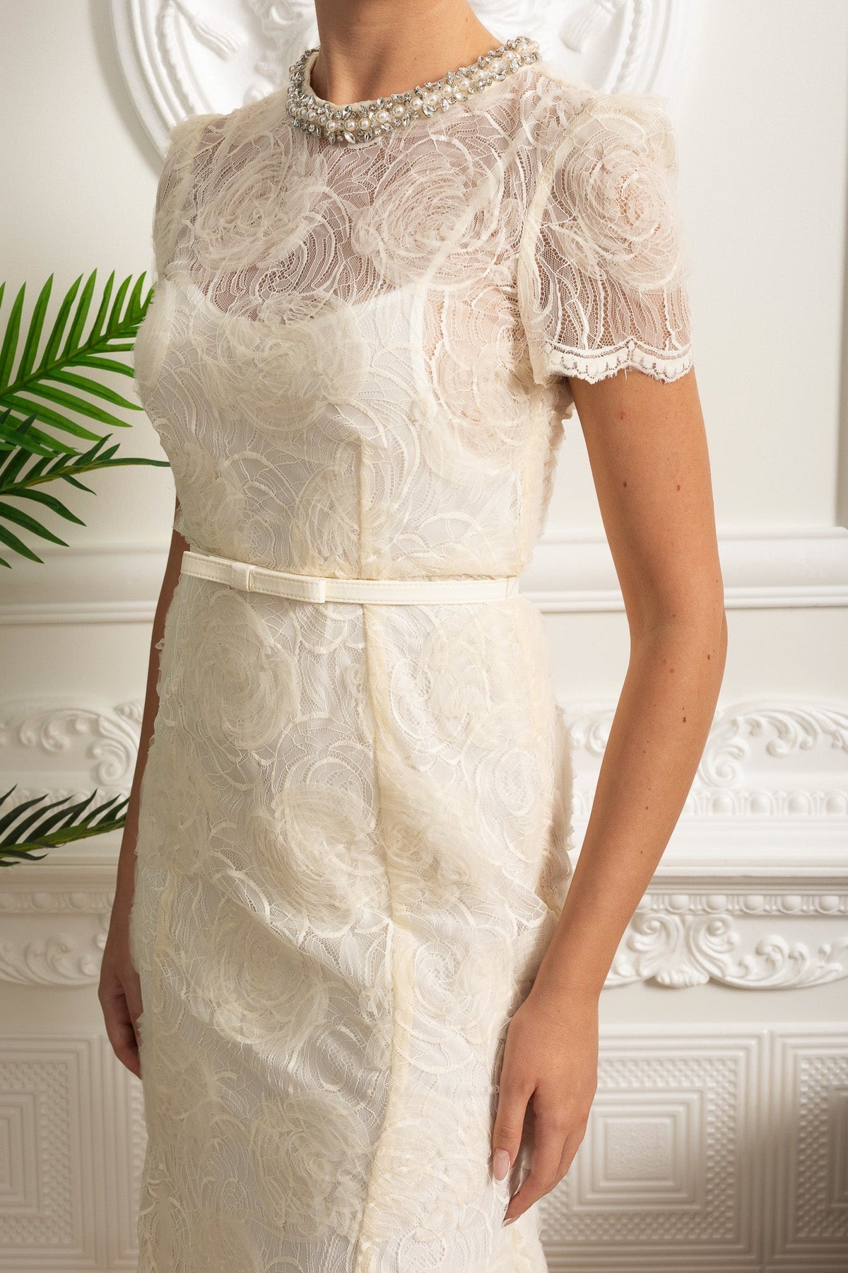 Midi Lace Dress with Short Sleeves and Delicate Waist Belt - Ivoire - View 6