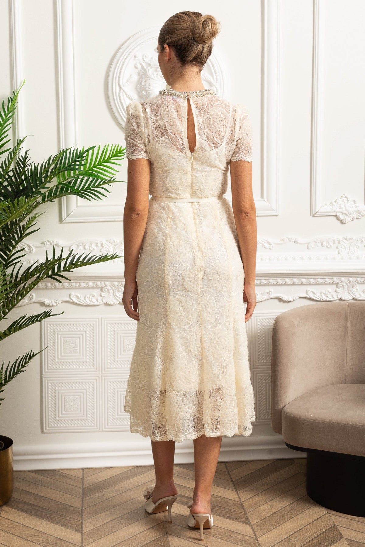 Midi Lace Dress with Short Sleeves and Delicate Waist Belt - Ivoire - View 7