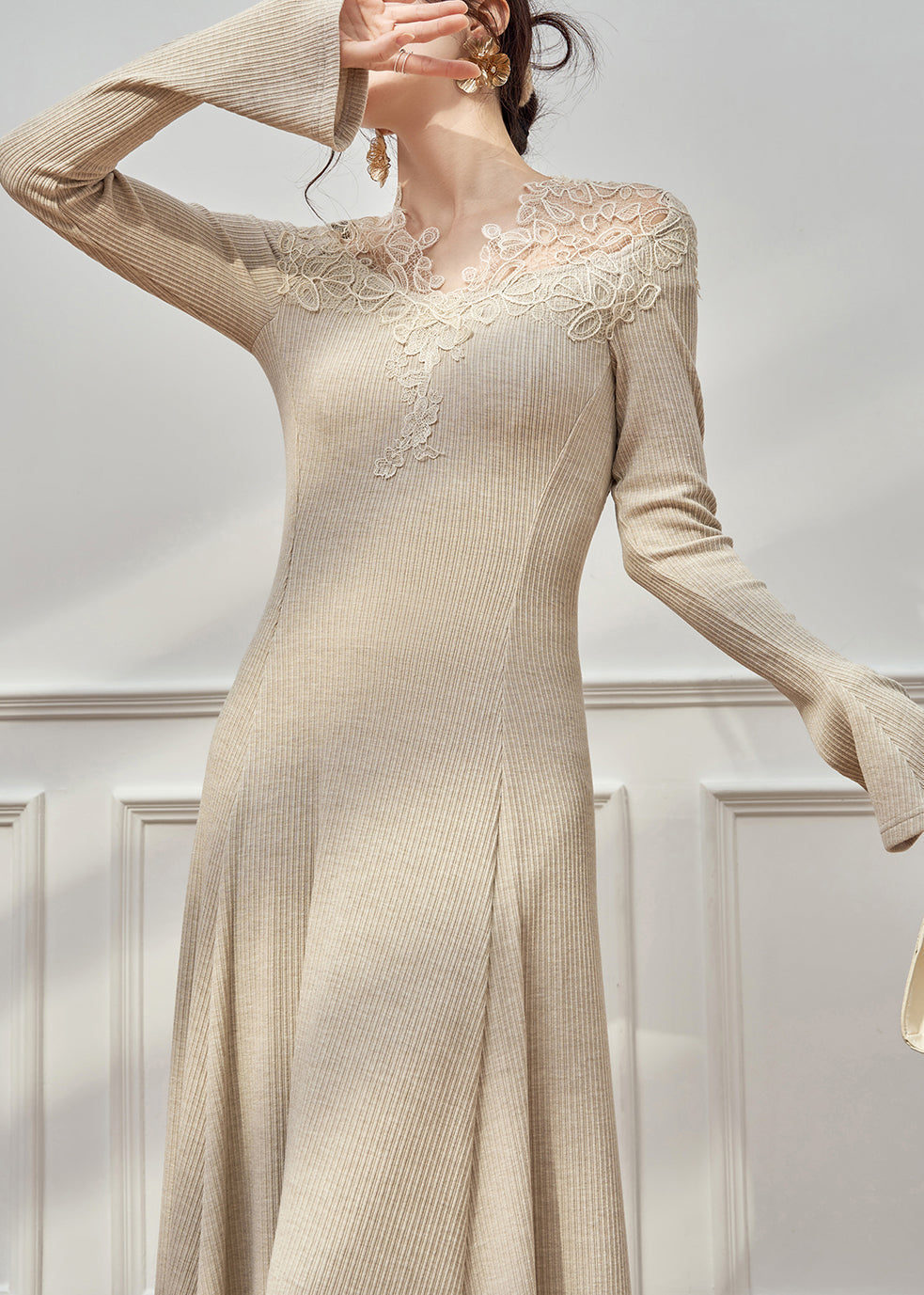 Slim Fit Oatmeal Lace Patchwork Knit Maxi Dresses Flare Sleeve - View 4