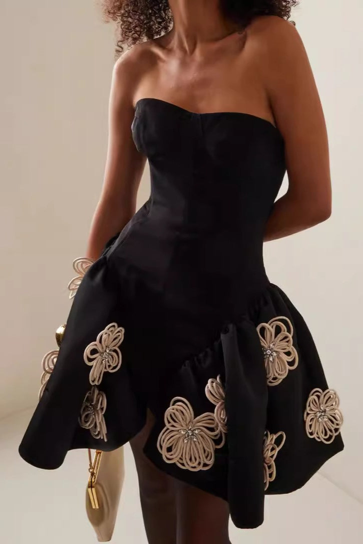 Strapless Sweetheart Corded Floral Applique Structured Mini Dress - View 3