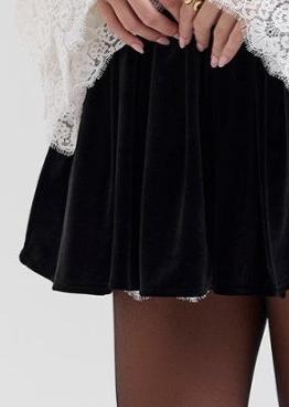Velvet Lace Stitching Dress with Ruffled Detail - View 5