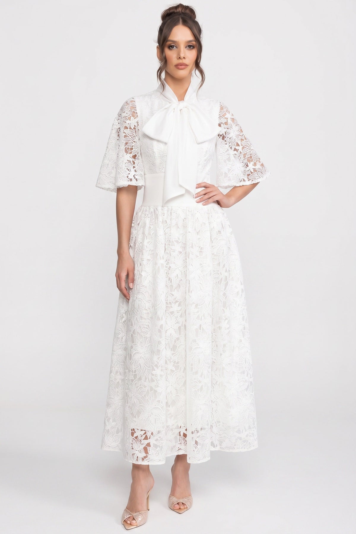 Short-Sleeve Floral Lace Maxi Dress With 3D Bow Detail - White