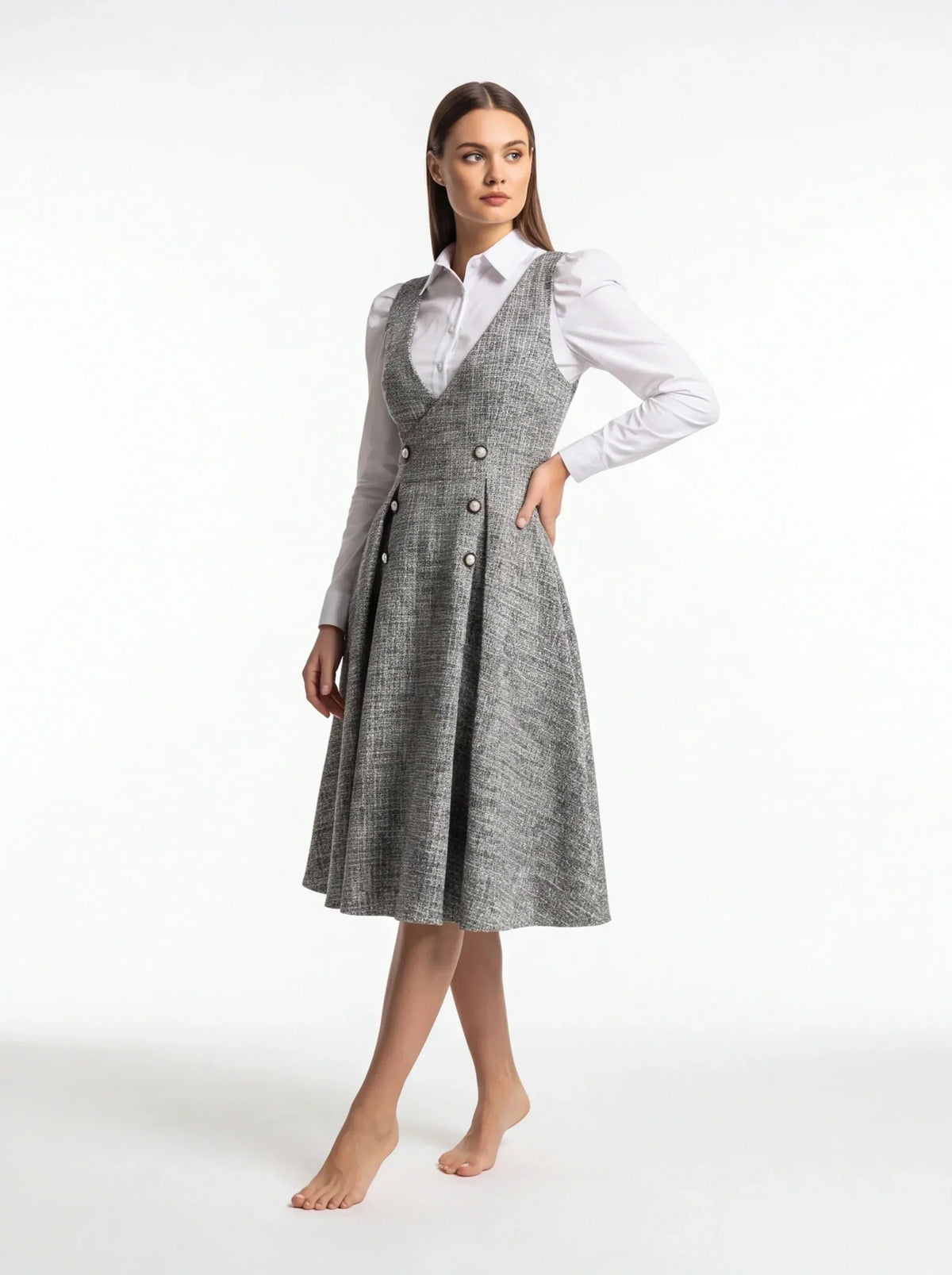 Elegant A-Line Cocktail Dress with Lace Accents and Sleeveless Design