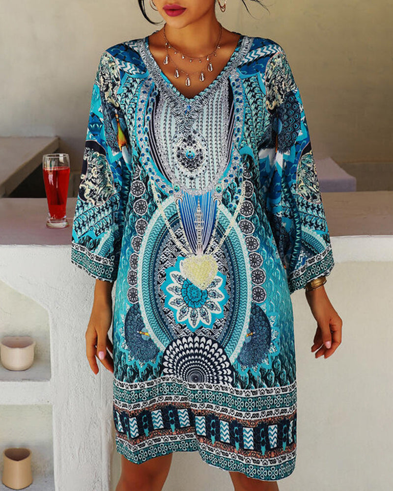 Peacock Print Three Quarter Sleeve V-Neck Bell Sleeve Shift Dress - View 3