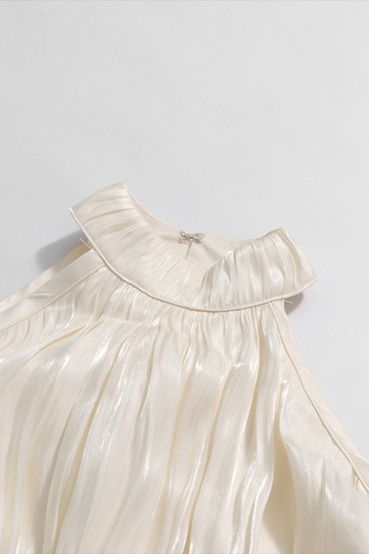 High Neck Cold Shoulder Balloon Sleeve Pleated High Low Maxi Dress 4