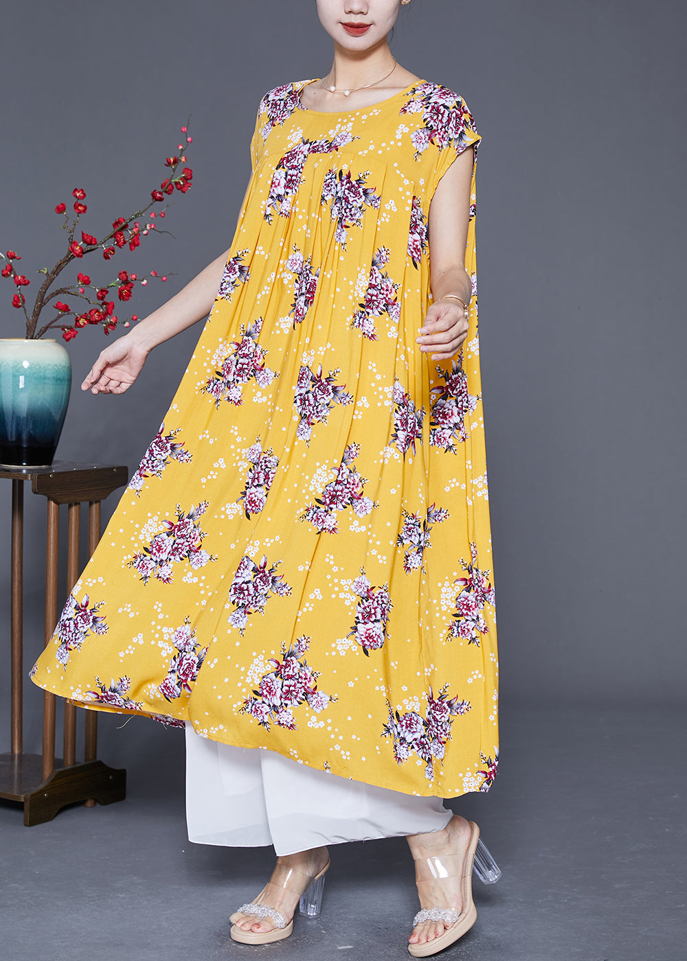 Sleeveless Round Neck Pleated Gathered A-Line Midi Dress - View 3