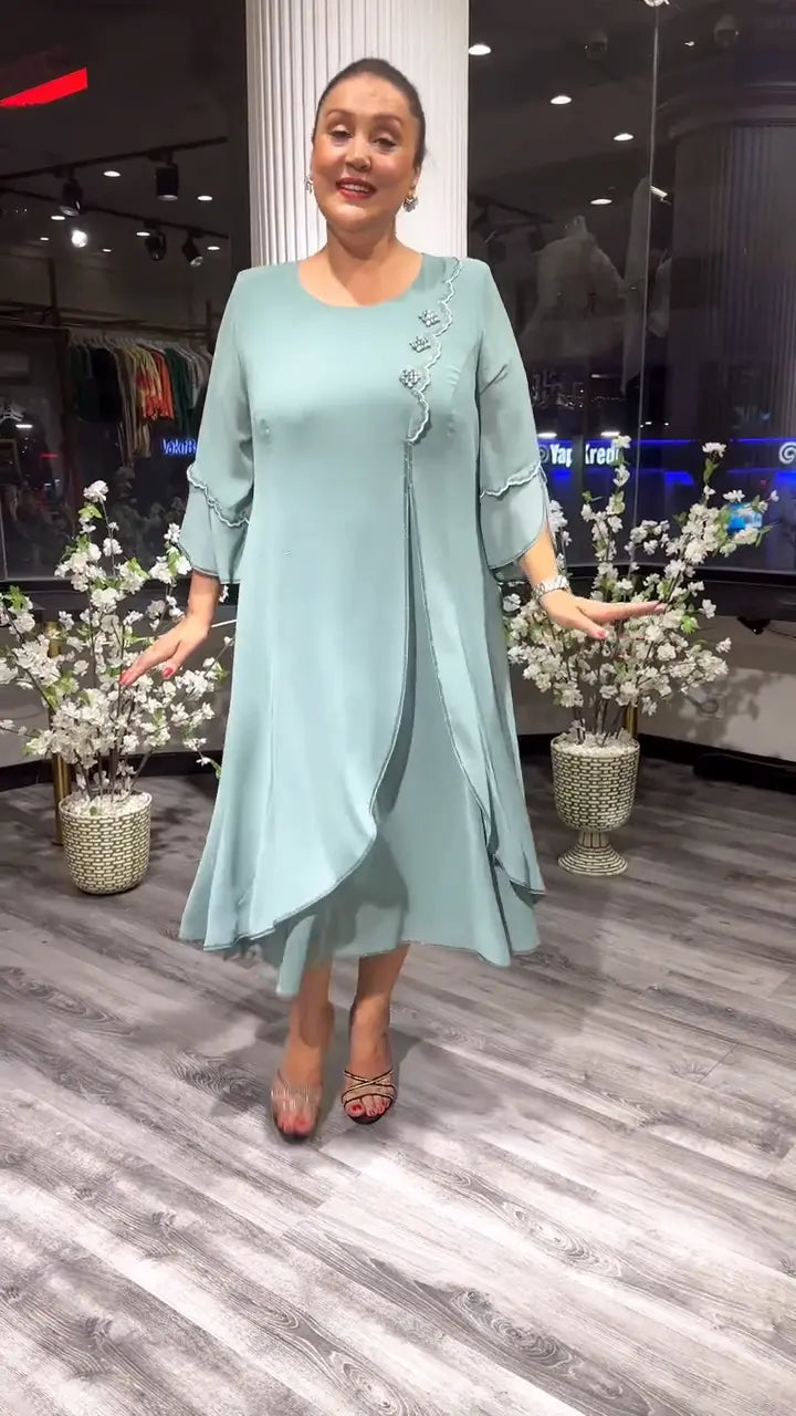 Crew Neck Three Quarter Sleeve Floral Applique A-Line Midi Dress - View 4