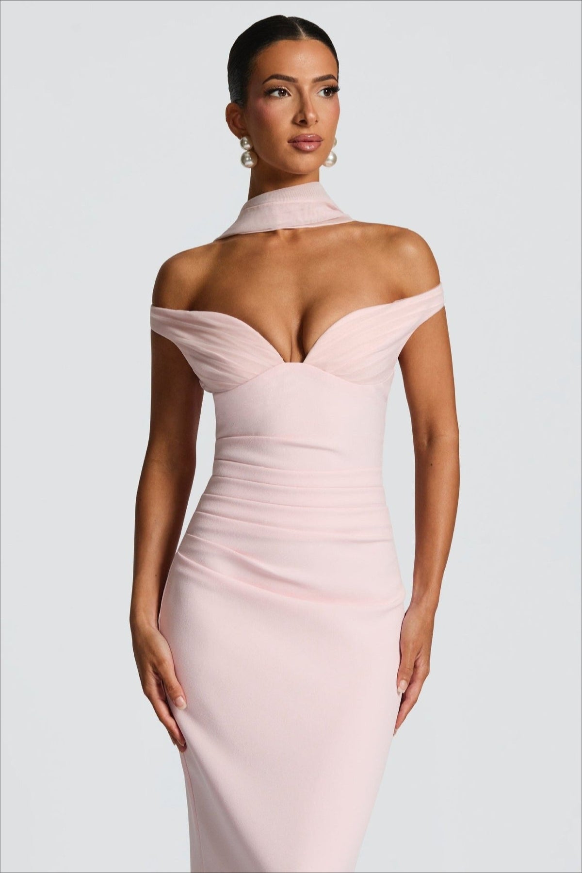 Off Shoulder Sweetheart Ruched Bodycon Mermaid Maxi Gown - View 2
