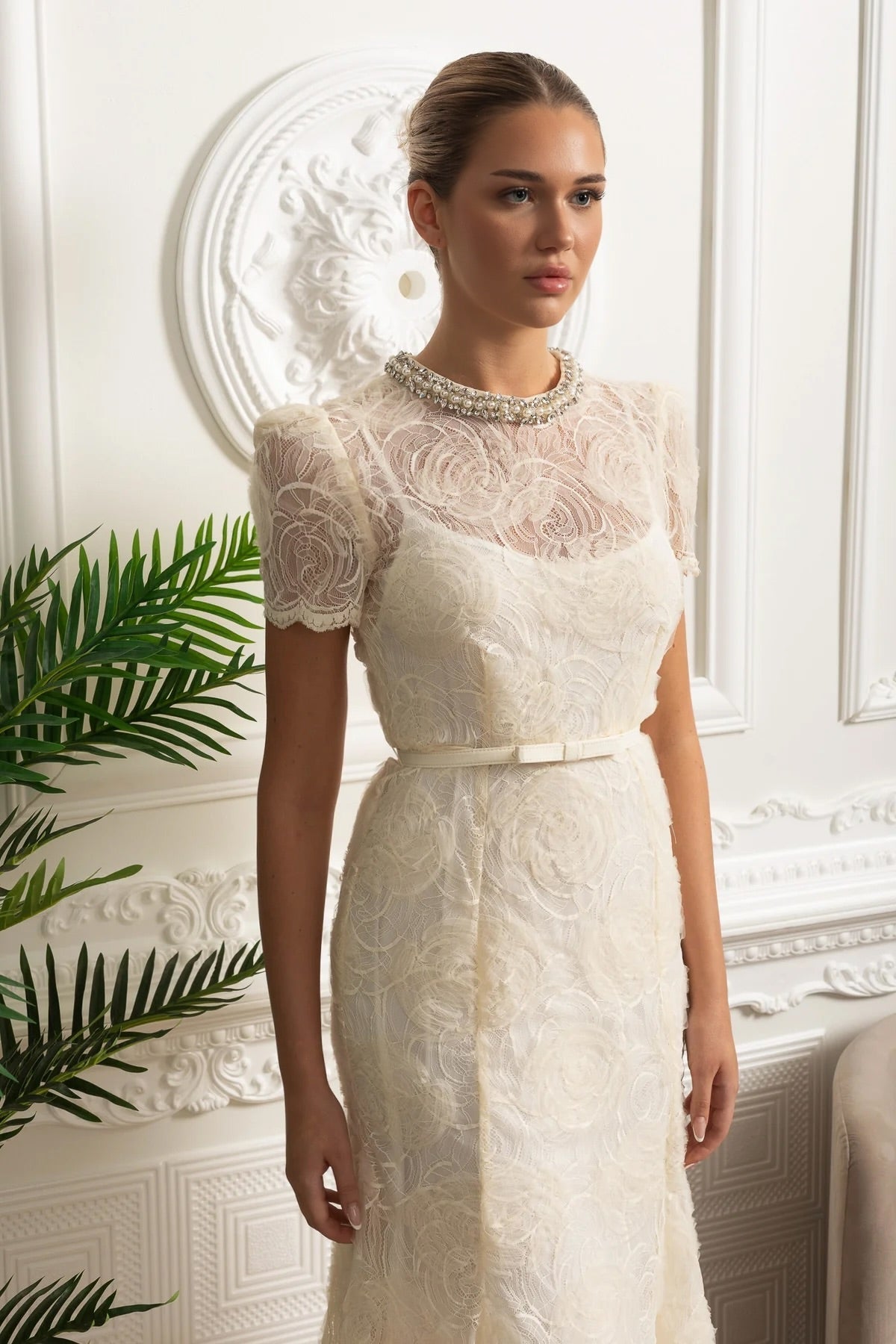 Midi Lace Dress with Short Sleeves and Delicate Waist Belt - Ivoire - View 2