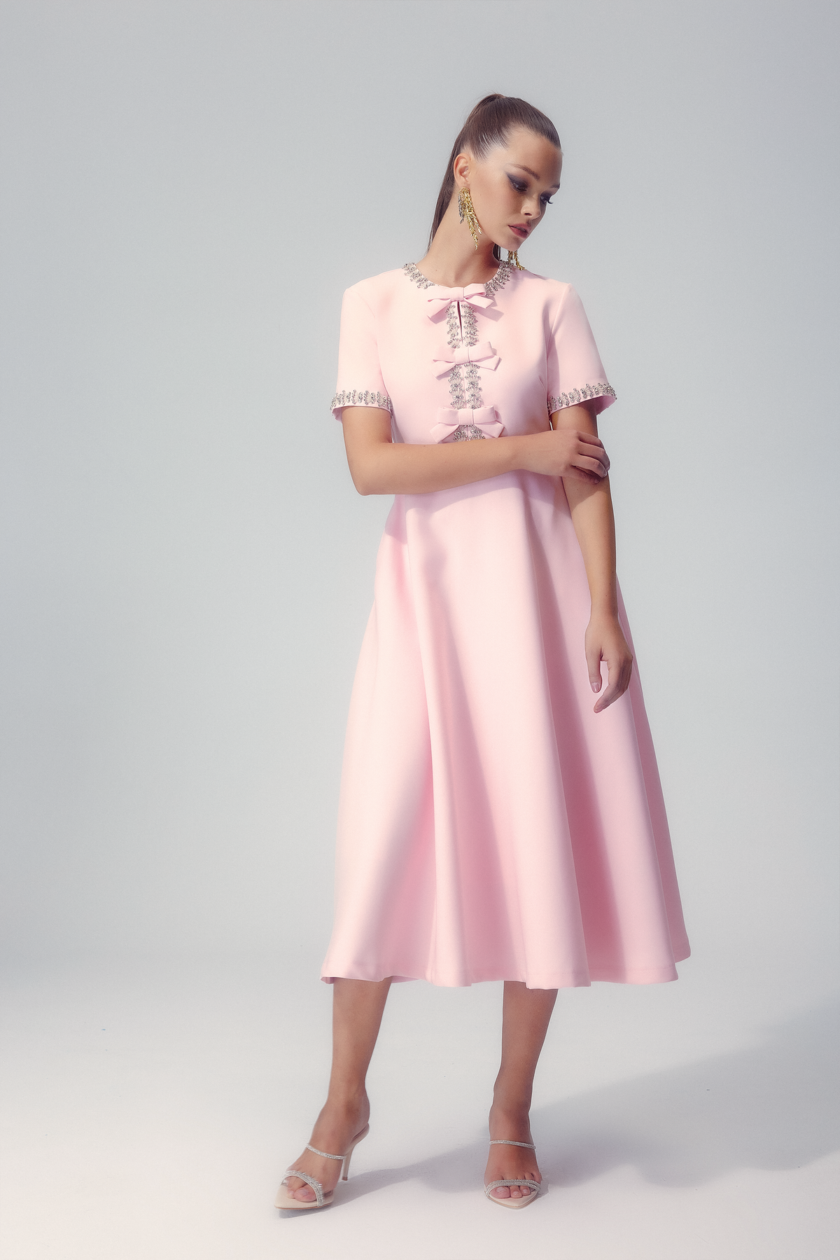 Rhinestone Trim Triple Bow Short Sleeve Round Neck A-Line Midi Dress - View 2