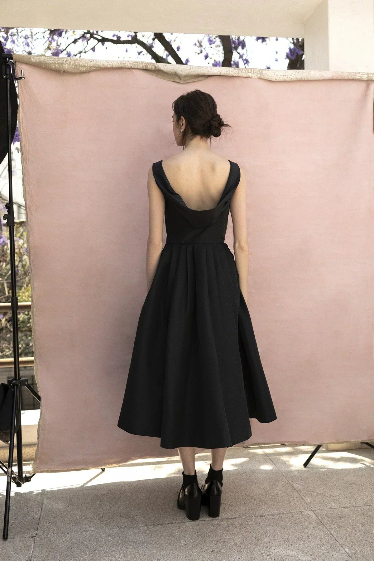 Satin Sleeveless Scoop Neck Box Pleat Pocket A-Line Midi Dress - View 3