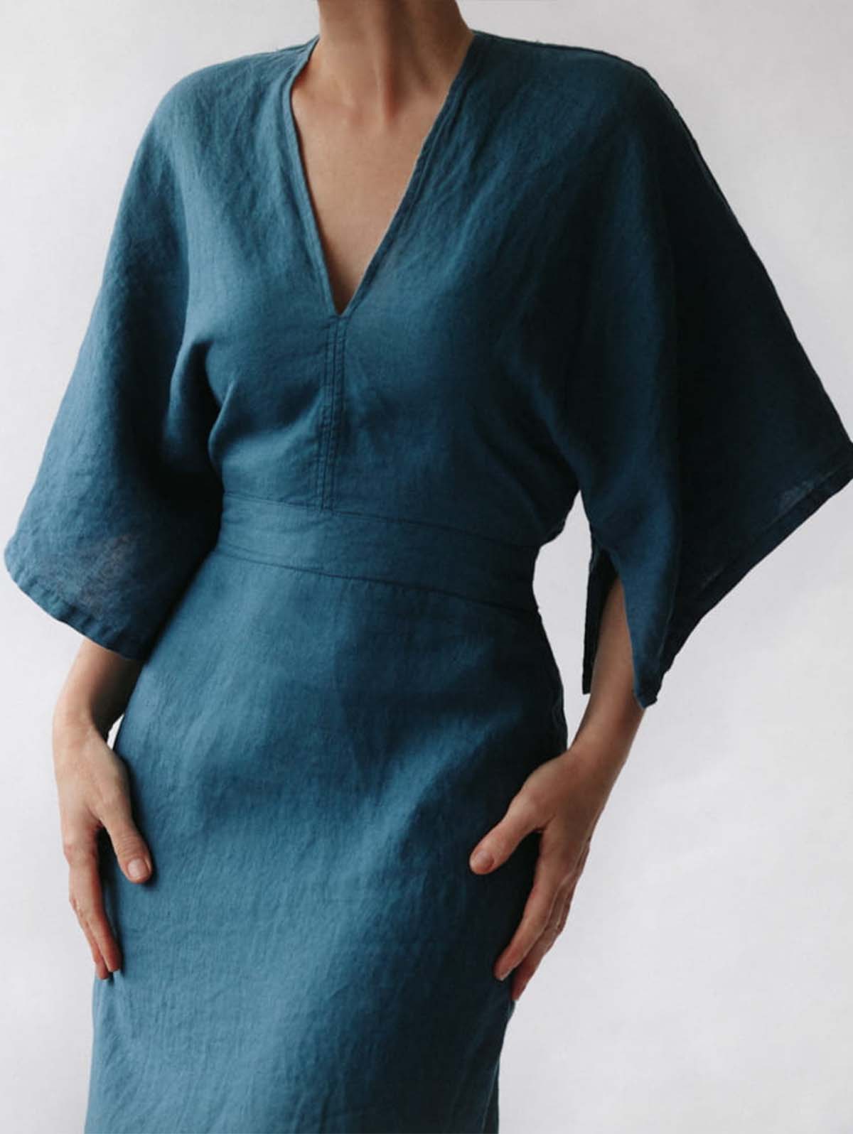 Deep V-Neck Kimono Sleeve Belted Waist A-Line Midi Dress - View 3