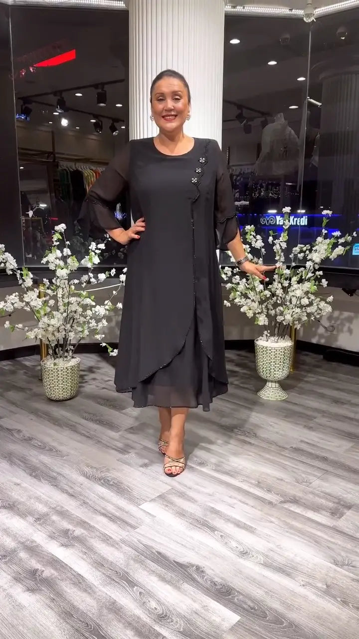 Crew Neck Three Quarter Sleeve Floral Applique A-Line Midi Dress - View 2
