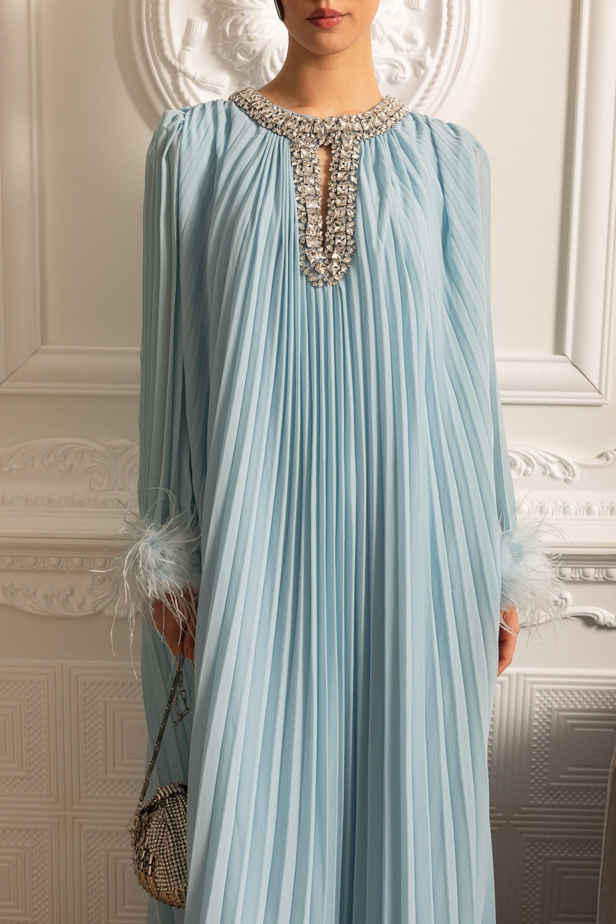 Rhinestone Keyhole Neck Pleated Feather Trim Maxi Gown - View 5
