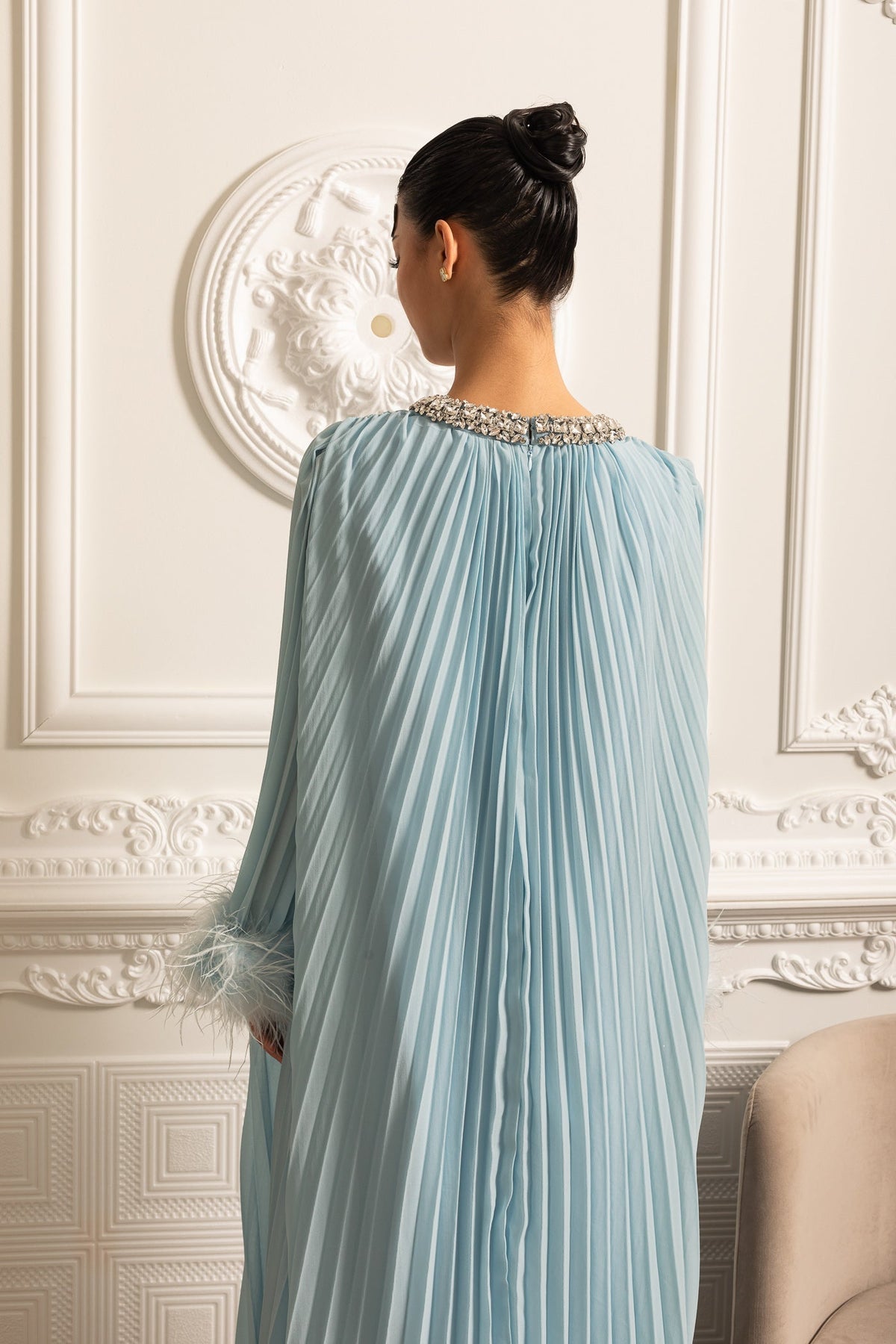 Rhinestone Keyhole Neck Pleated Feather Trim Maxi Gown - View 12