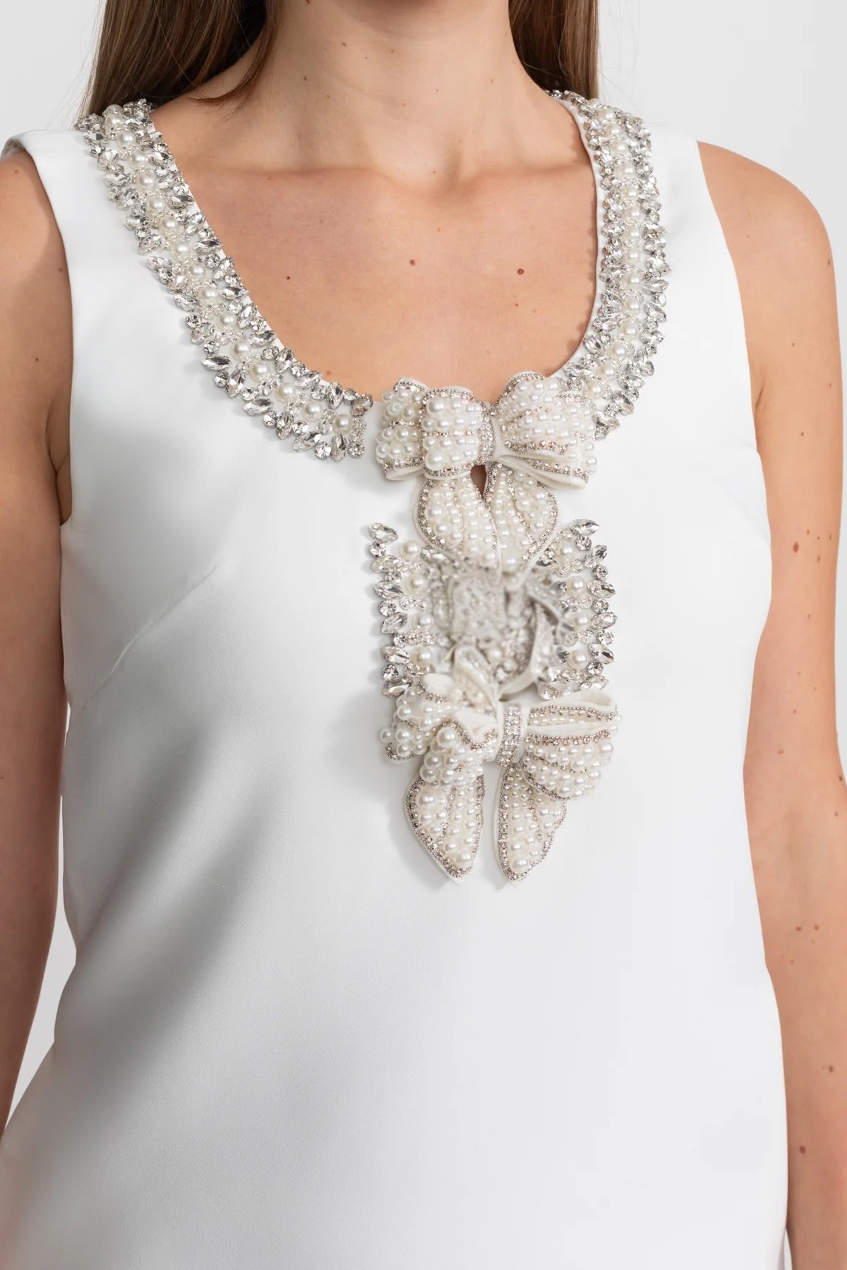 Sleeveless Scoop Neck Pearl Rhinestone Bow Keyhole Bodycon Mini Dress - View 3