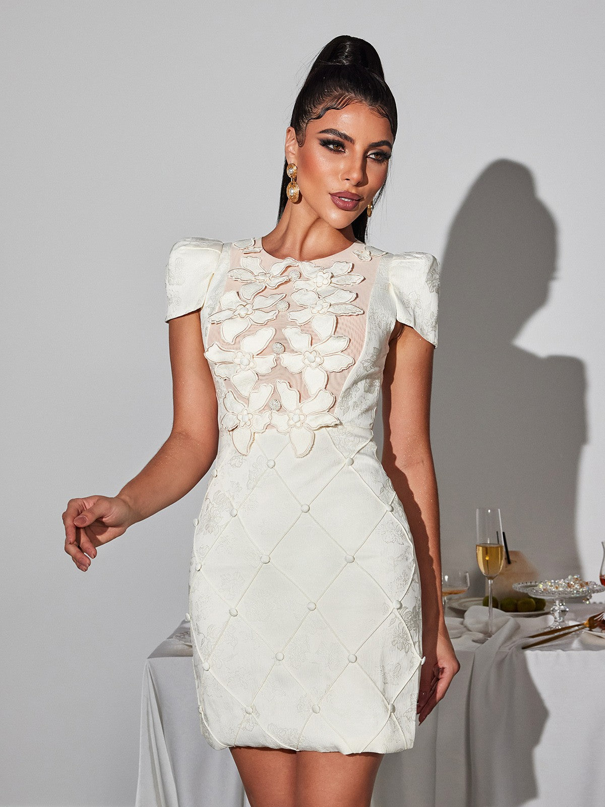 Pearl Floral Applique Short Sleeve Bodycon Mini Dress - View 5