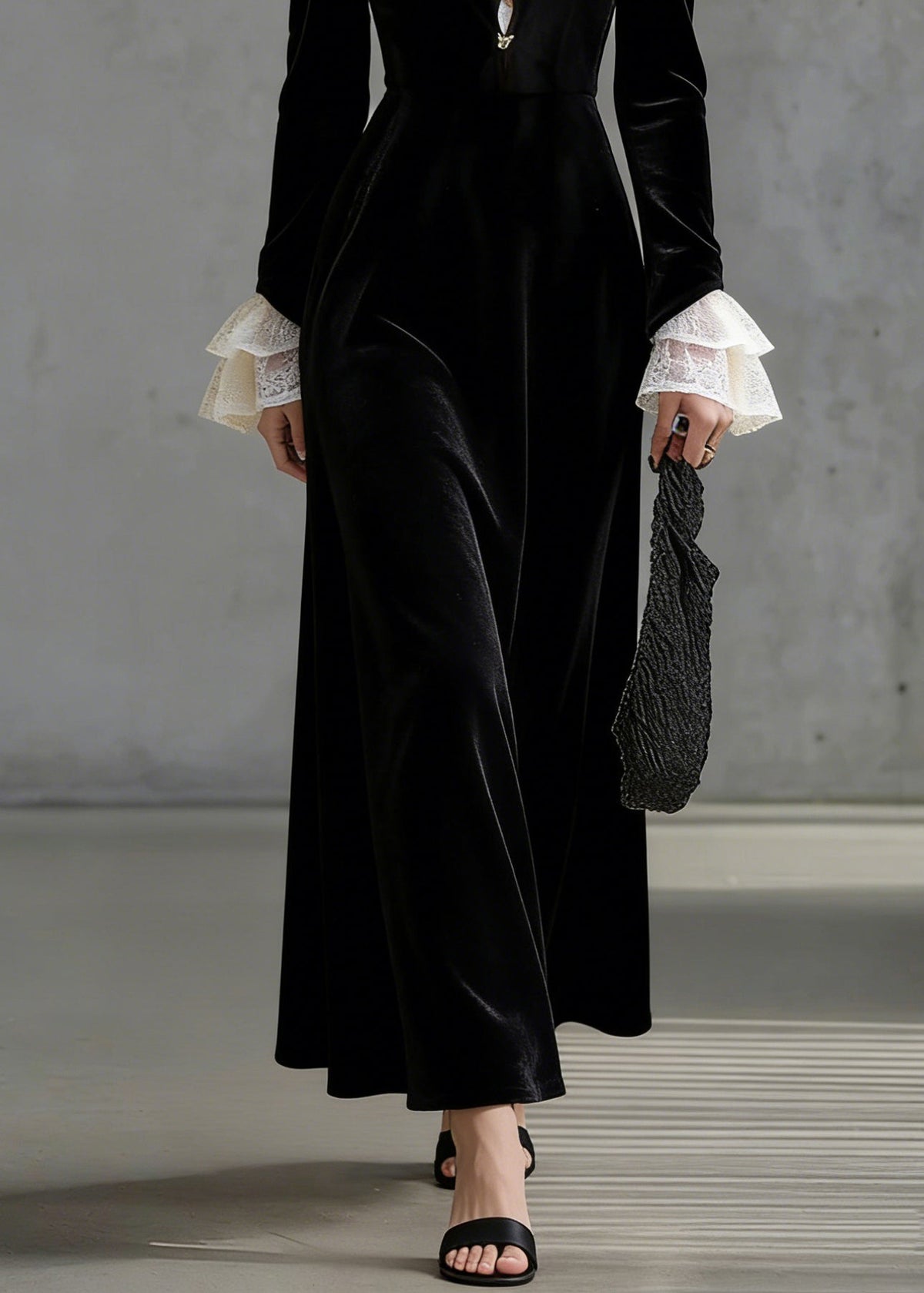 Square Neck Lace Panel Flared Cuff Long Sleeve Velvet Maxi Dress - View 4