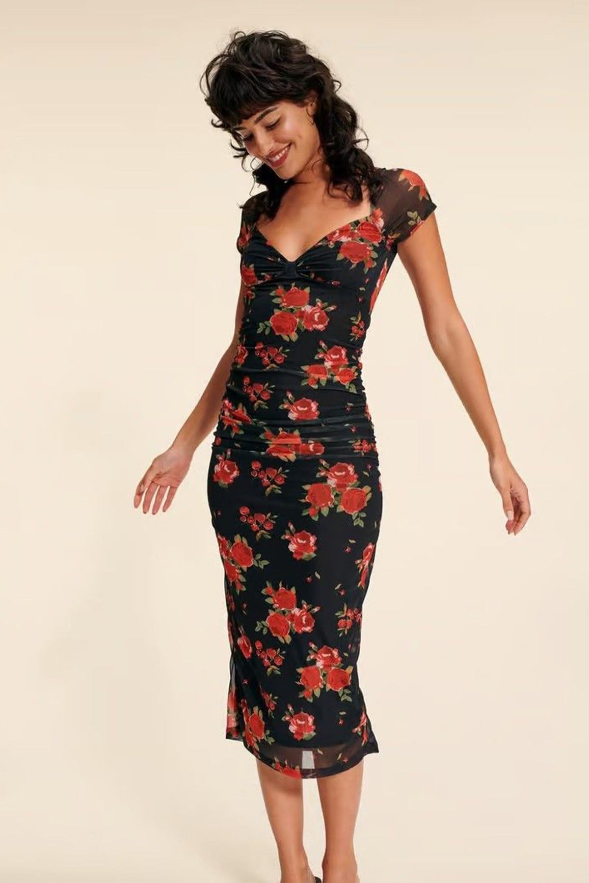 Floral Mesh Sweetheart Cap Sleeve Ruched Bodycon Midi Dress in black - View 4