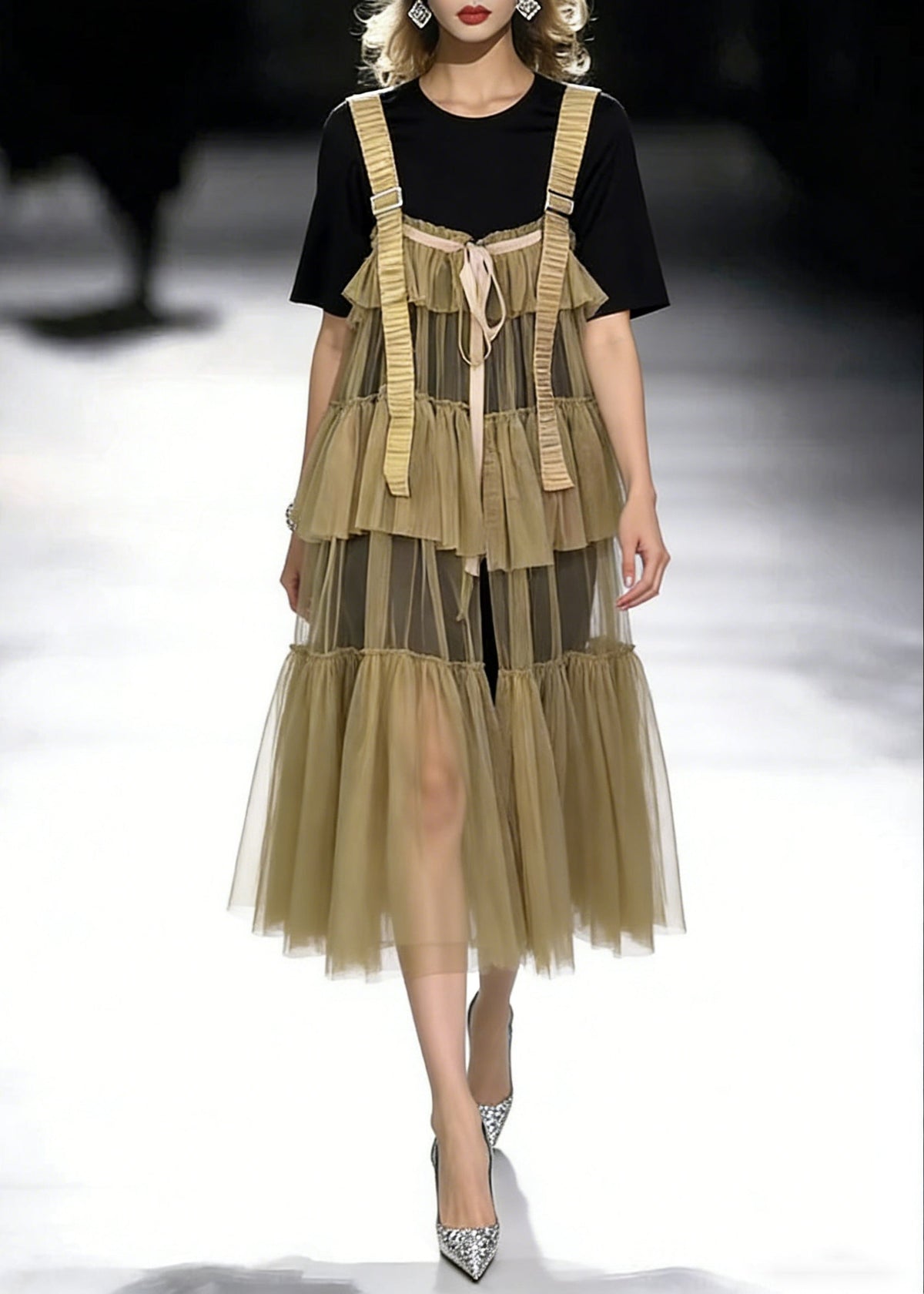 Crew Neck Short Sleeve T-Shirt Tiered Tulle Buckle Strap Set