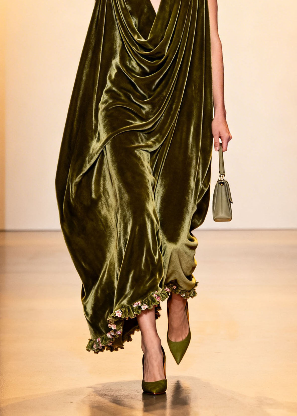 Plus Size Green Ruffled Floral Patchwork Velvet Robe Dresses Sleeveless - View 4