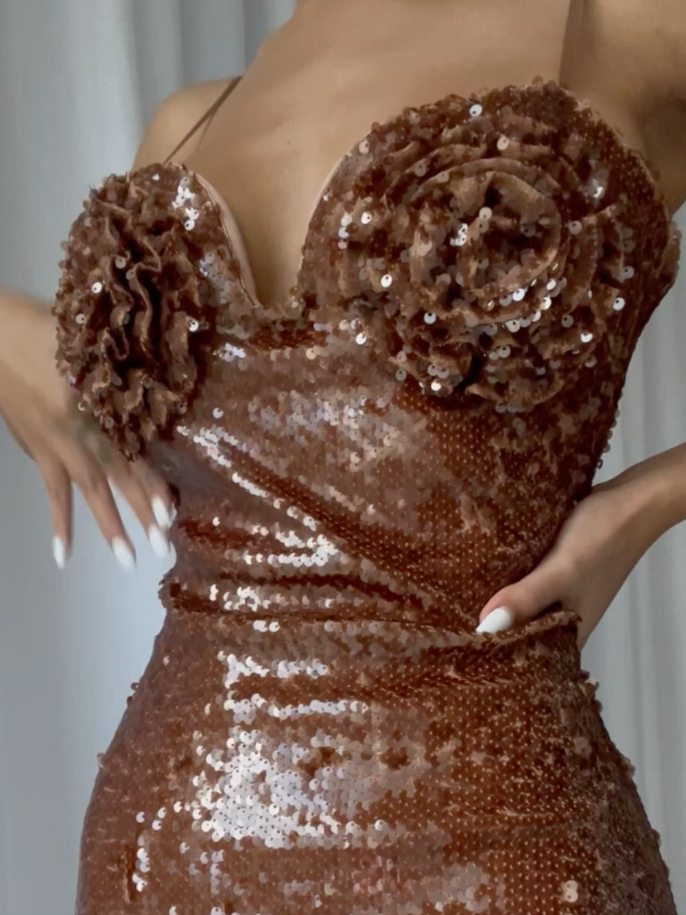 Sequin Spaghetti Strap Sweetheart Rosette Applique Mermaid Gown - View 11
