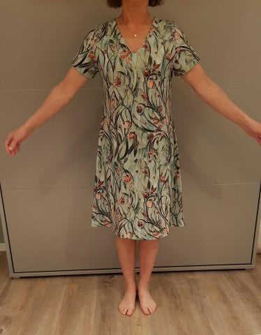 Floral V-Neck Short Sleeve Shift Midi Dress - View 2
