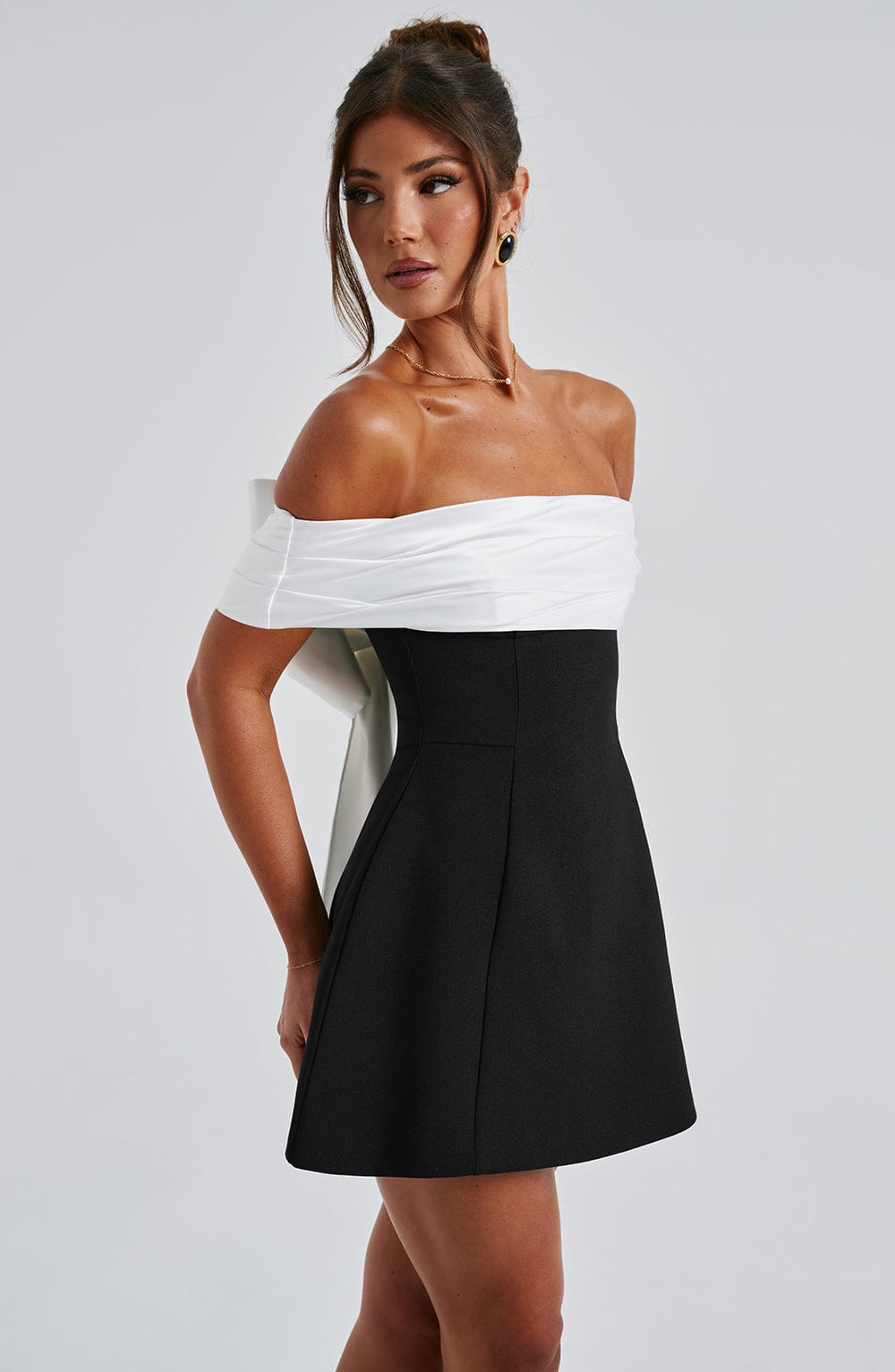 Off Shoulder Colorblock Fit and Flare Pocket Mini Dress - View 8