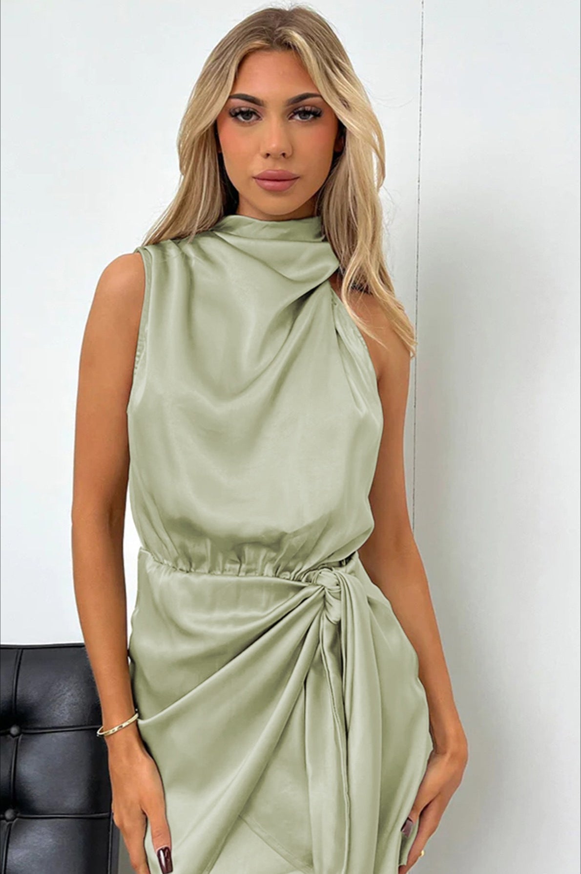 Lace Backless Deep V-Neck Long Sleeve Mini Dress - View 3