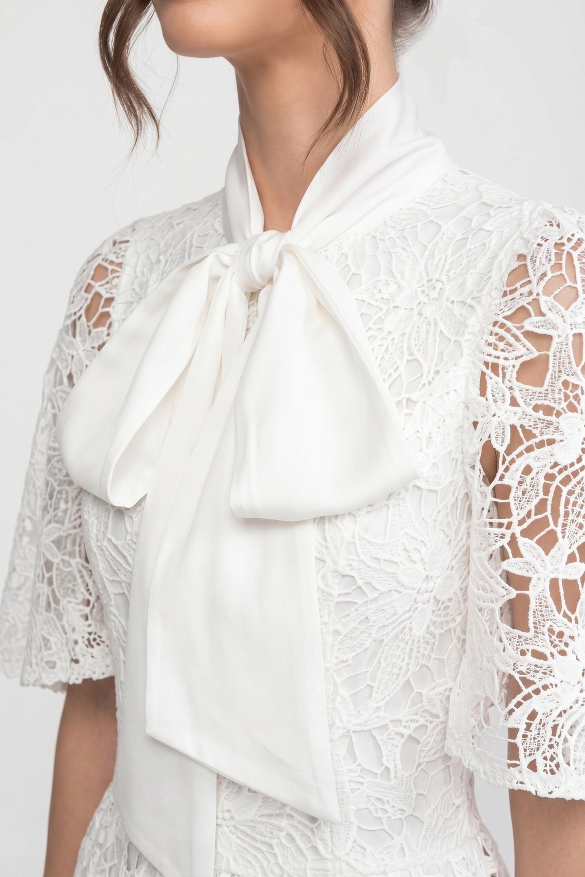 Short-Sleeve Floral Lace Maxi Dress With 3D Bow Detail - White - View 3