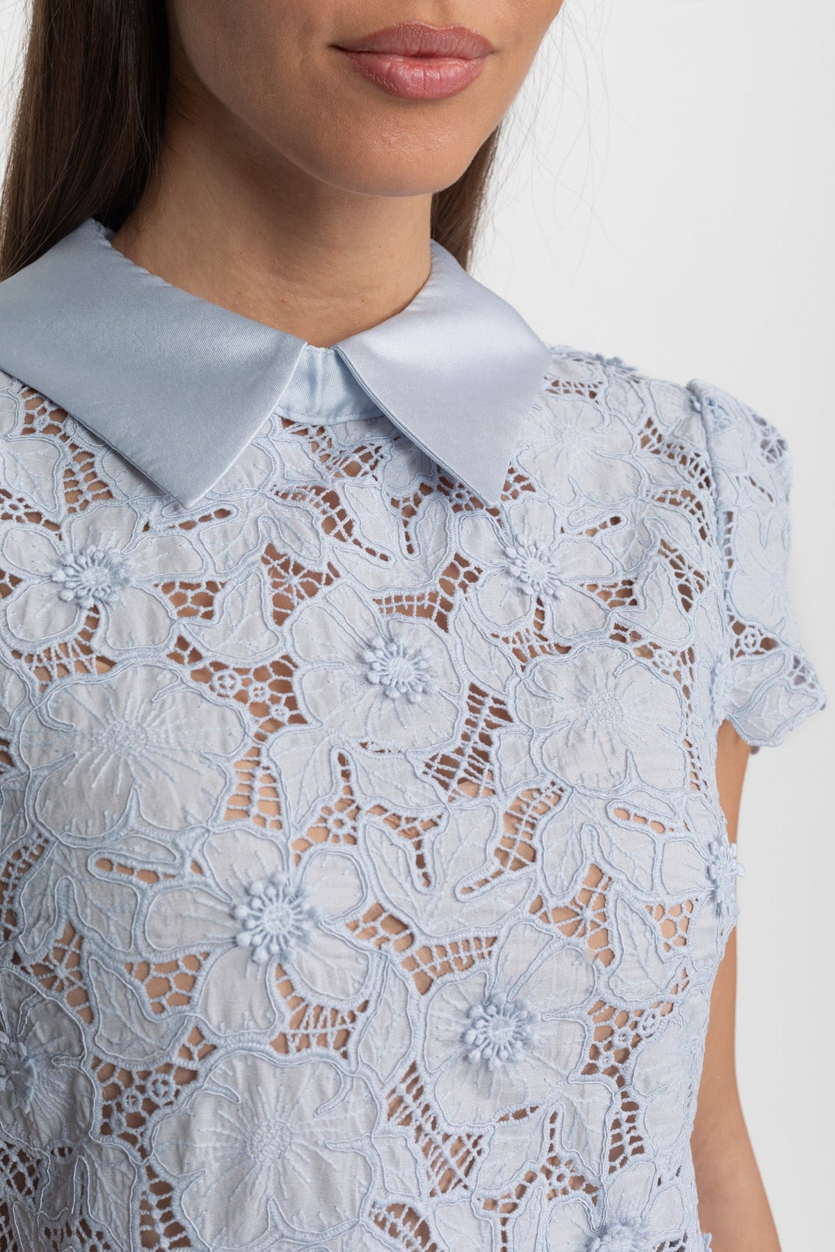 Floral Lace Mini Dress with Satin Collar – Light Blue - View 4