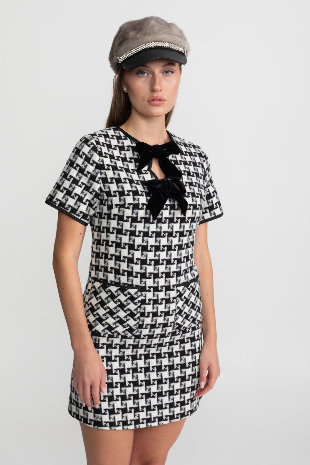 Velvet Bow Tweed Mini Dress With Check Pattern – Black And White - View 3