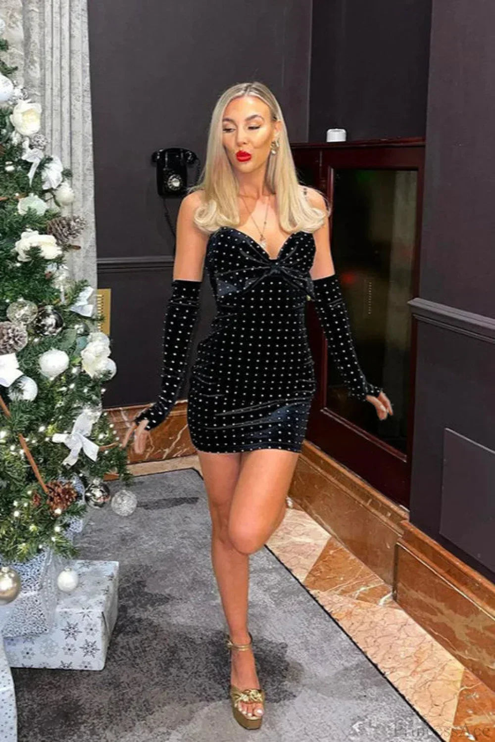 Velvet Rhinestone Sweetheart Bow Bodycon Mini Dress - View 2