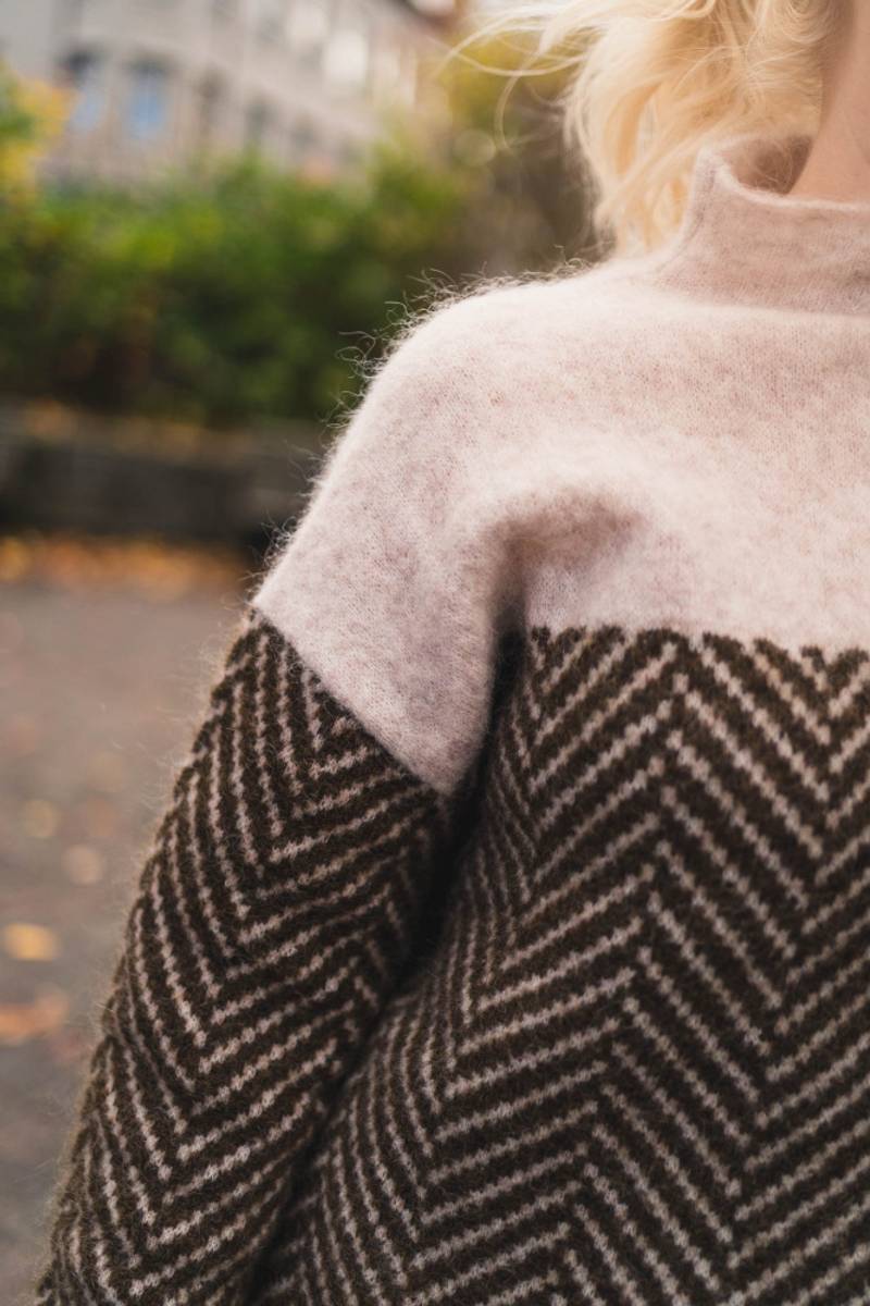 Turtleneck Long Sleeve Herringbone Colorblock Oversized Sweater 4